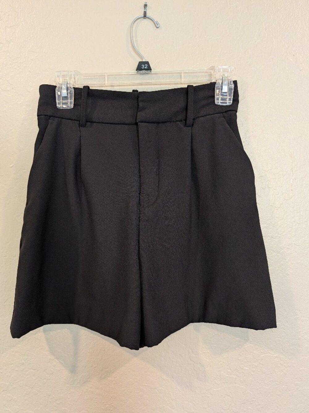 ZARA Black High-Waisted Tailored Pleated Shorts - Size XS